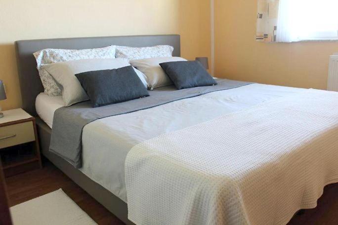 Apartments Ficur With Swimming Pool & Grill, Portoroz Exterior foto